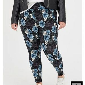 NWT Torrid Pixie Ponte High Rise Pants Skull & Floral Print 2X 18 20 Black Blue